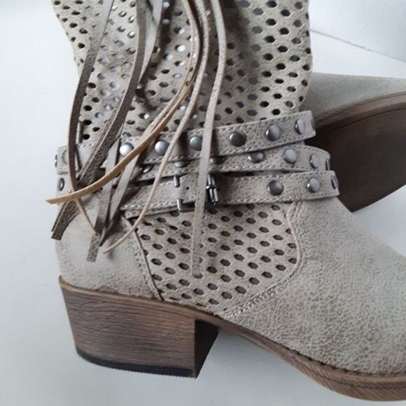 Coconuts by Matisse Women's Boot size 7M Faux Leather Fringe - Picture 9 of 12